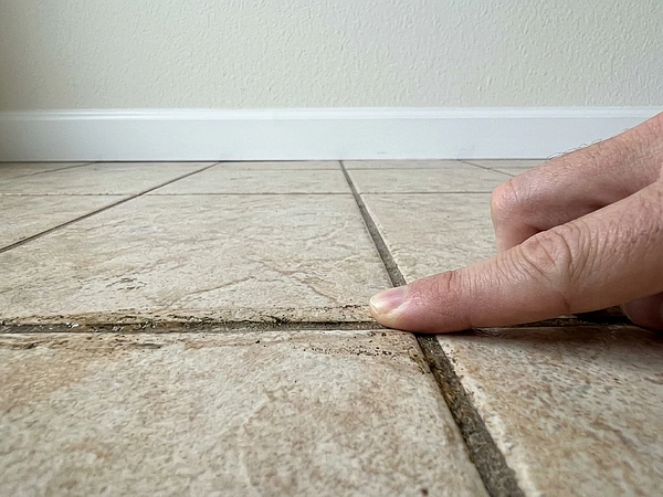 Do Your Grout Lines in Broward County Feel Sticky or Dirty?